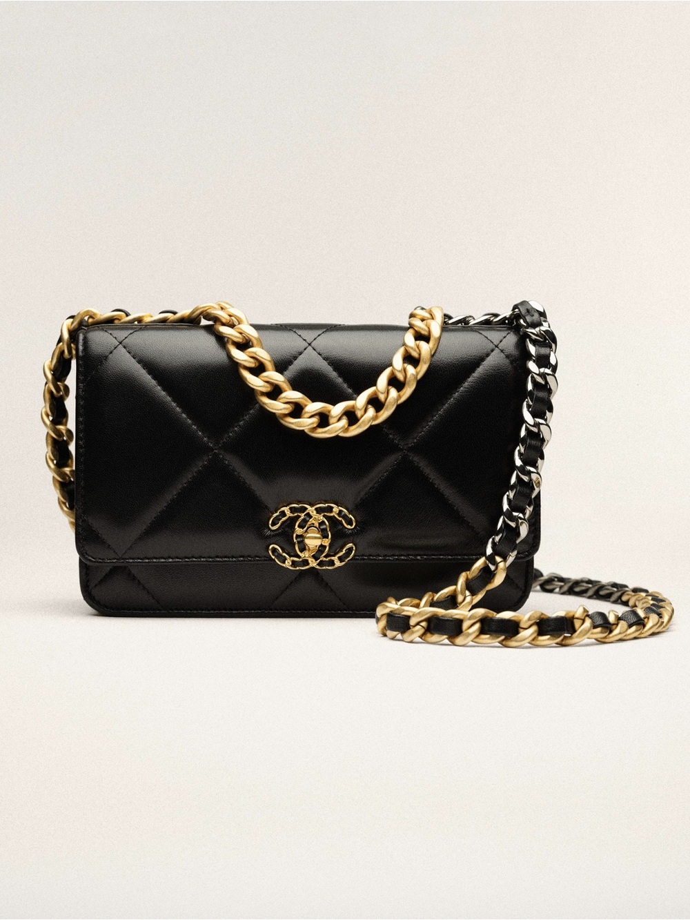CHANEL 19 Wallet On A Chain Black Lambskin With Gold Hardware - Picture 2 of 14